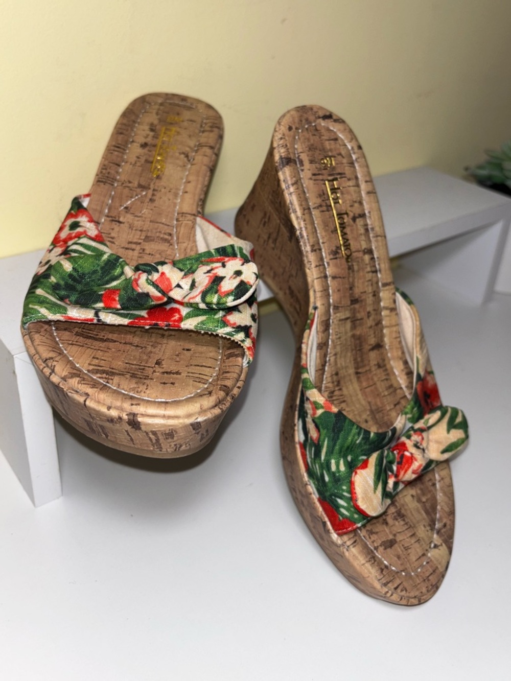 Hot Tomato Tropical Floral Cork Wedge Sandals Slides Bow Summer Size 9 Resort - Picture 2 of 11